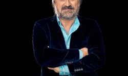 وفاة المطرب التركي فولكان كوناك على المسرح